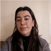 Licenciada en Ciencias de la Educación, con formación general en ciencias sociales y específica en pedagogía y didáctica.